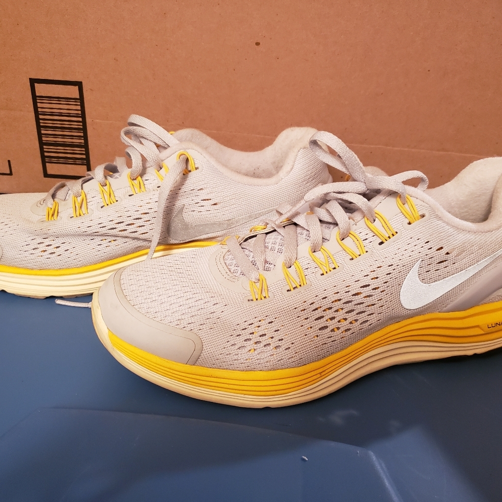 Nike Air Miler Lunarlon Livestrong Sneaker